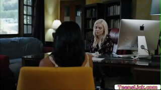 Avi Volim gledati Kenzie Taylor uživa lizanje joj pička