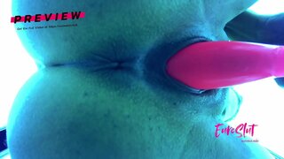 Besramno Drolja Dojilju-a i Masturbiranje u Fitness Centra