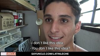 البناء الولد تمتص الديك على نقدية اضافية