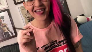 Stoner Gadis - Mila Spook